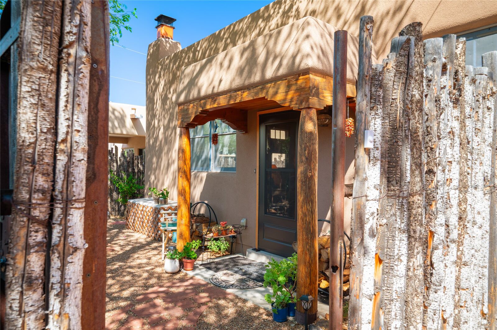 Property Photo: 947 Lopez 2 NM 87501