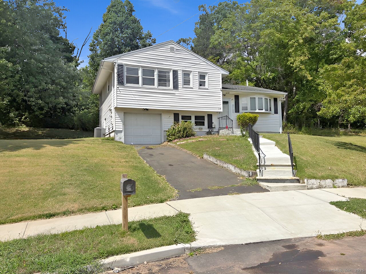 Property Photo:  26 Elliot Drive  CT 06514 