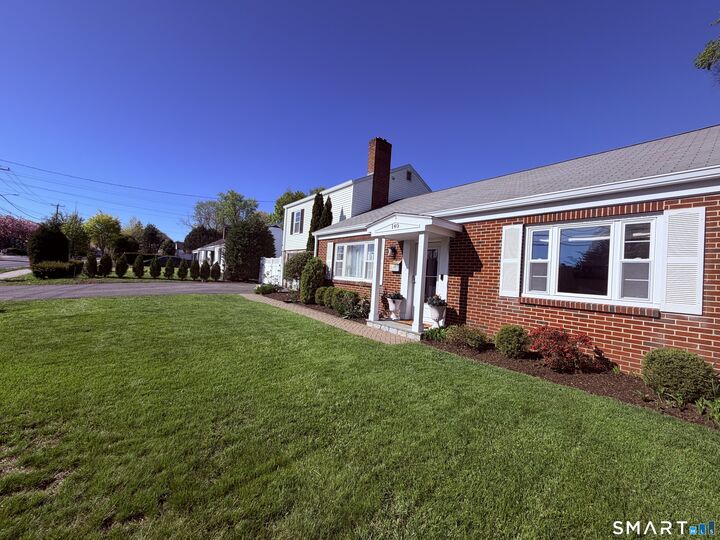 Property Photo:  140 Courtland Avenue  CT 06902 