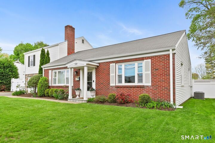 Property Photo:  140 Courtland Avenue  CT 06902 