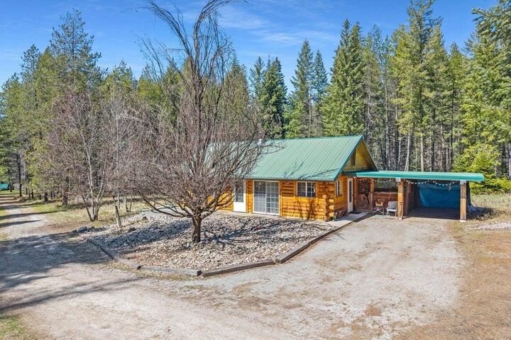 Property Photo:  3086 Burnt Valley Rd  WA 99109 