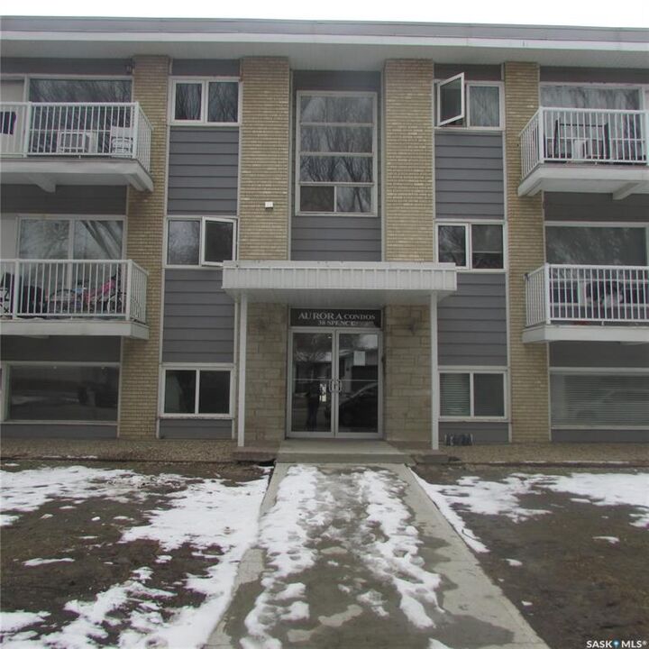 38 Spence Street 3 — photo 1