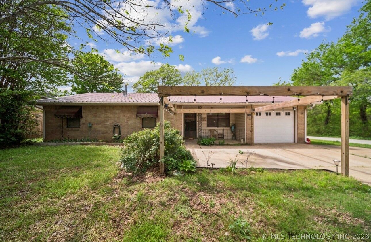 Property Photo:  13812 S 296th East Avenue  OK 74429 