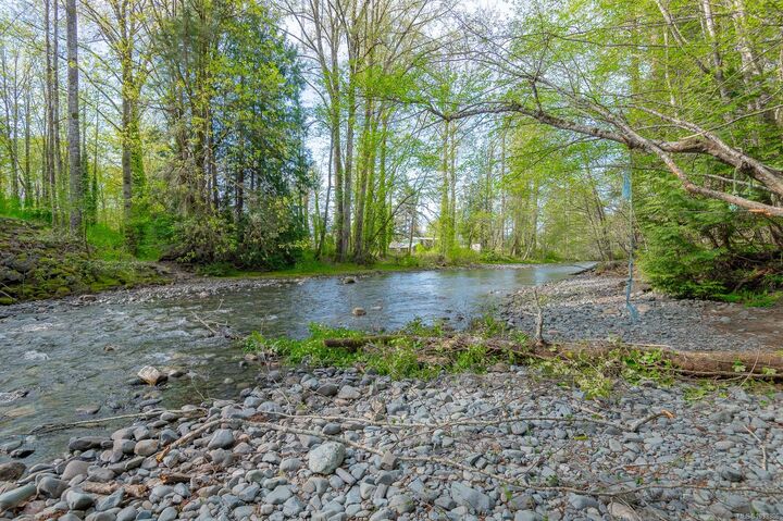 Property Photo:  1685 Spruston Rd  BC V9X 1S8 