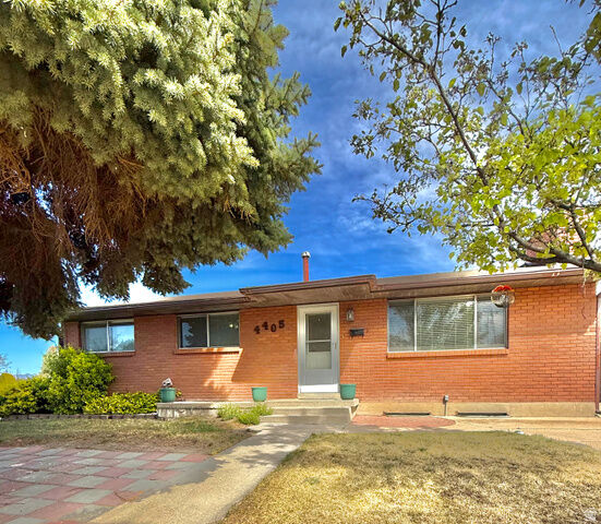 Property Photo:  4405 S Fairlane Cir W  UT 84120 