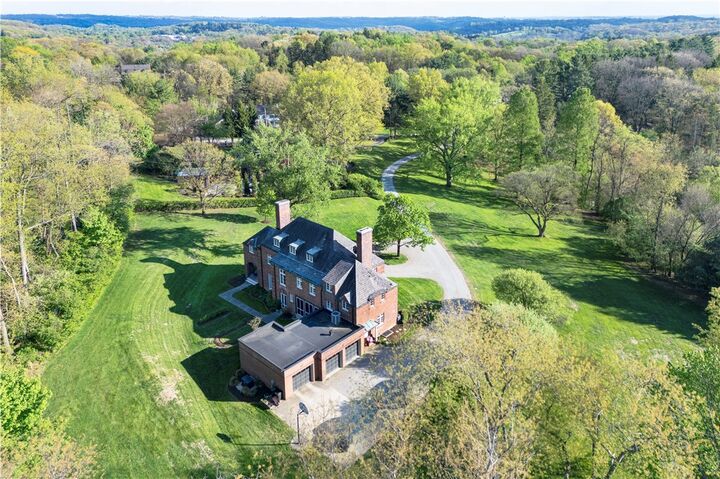 Property Photo:  470 Fairview Rd  PA 15238 