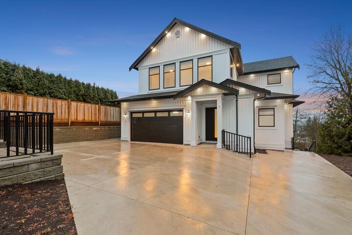 Property Photo: 35133 Christina Place 1 BC V3S 8H1