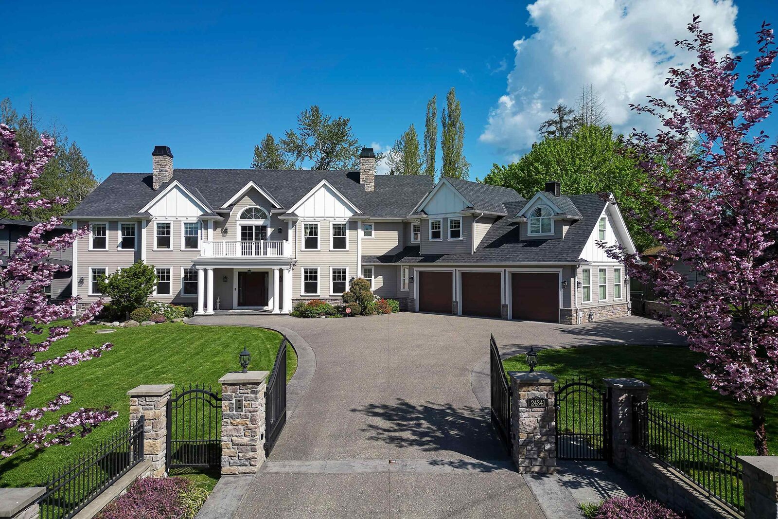 Property Photo: 24341 124 Avenue BC V4R 1T4