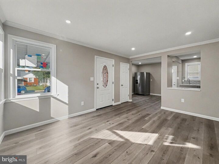 Property Photo:  