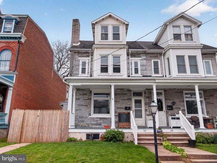 Property Photo:  32 E Franklin Street  PA 19562 