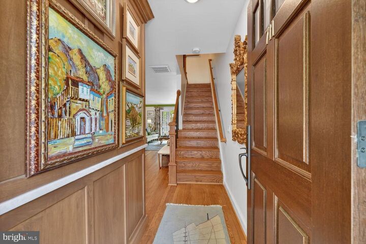 Property Photo:  711 W Abingdon Court  VA 22314 