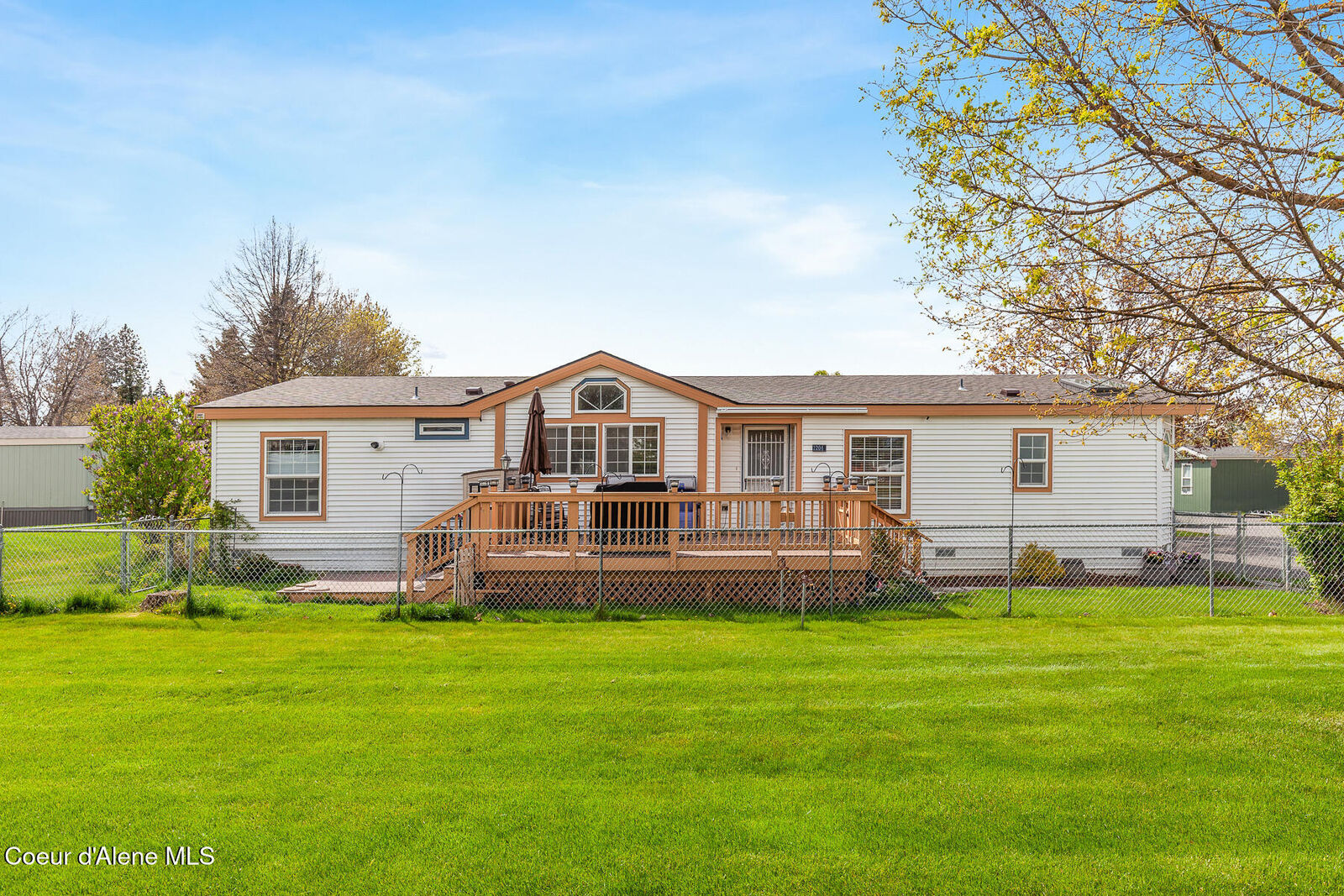 Property Photo:  2204 W Pellinore Way  ID 83854 