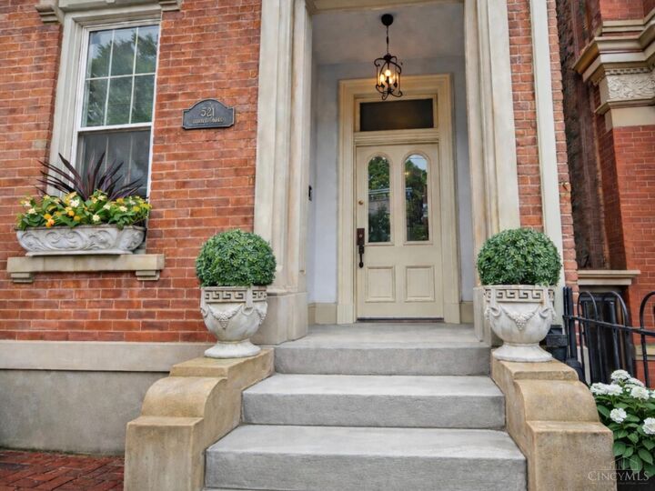 Property Photo:  521 Liberty Hill  OH 45202 