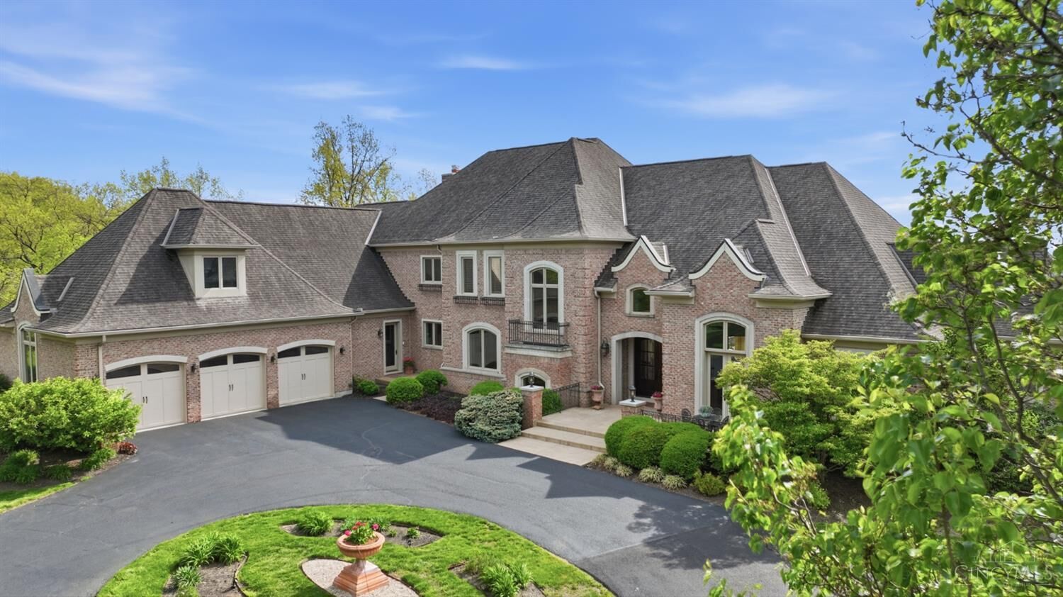 Property Photo: 4535 Drake Road OH 45243