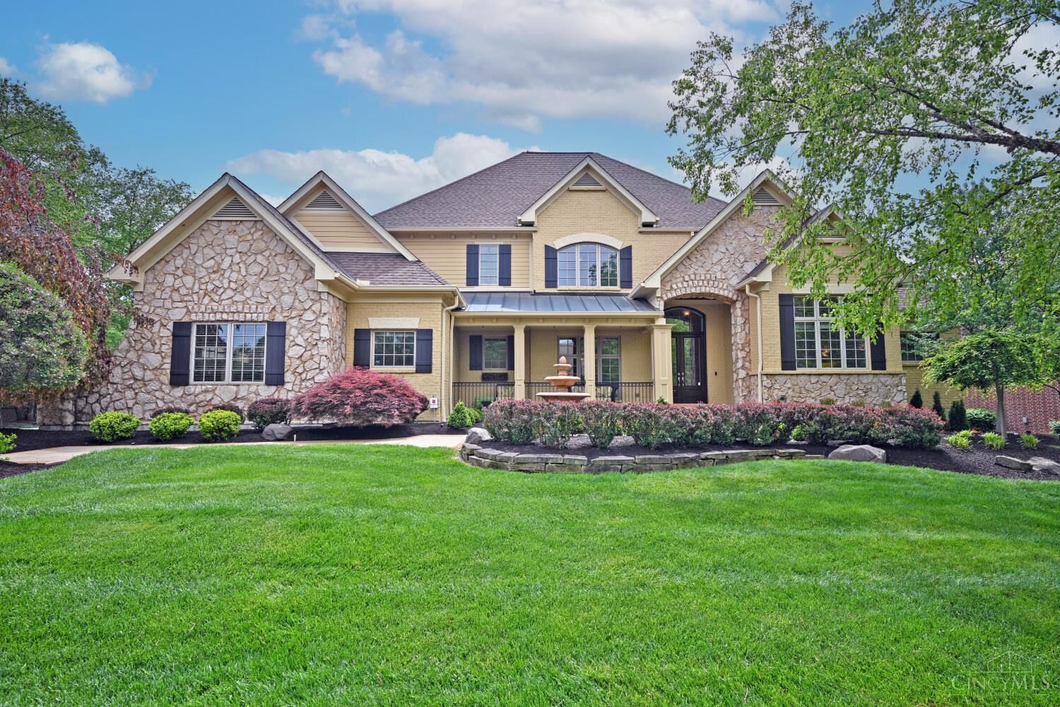 Property Photo:  4911 Chestnut Hill Drive  OH 45040 
