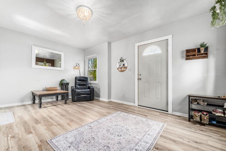 Property Photo:  251 Edgevale Road  OH 43209 
