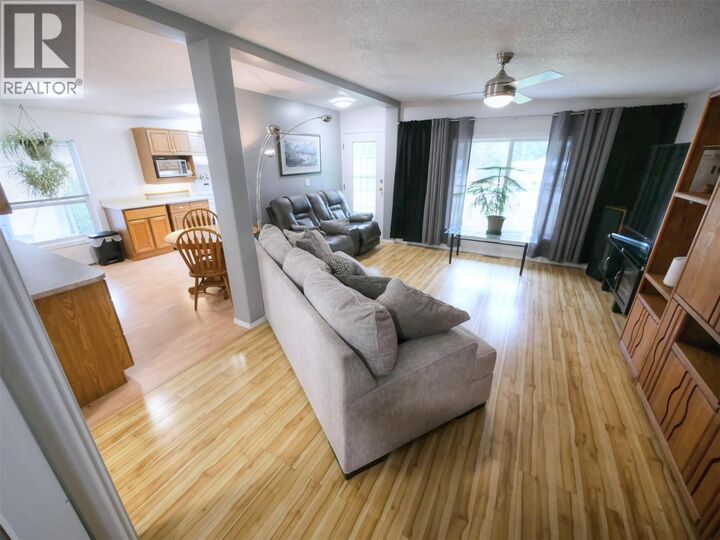 Property Photo: 817 Smith Crescent BC V0G 1G0