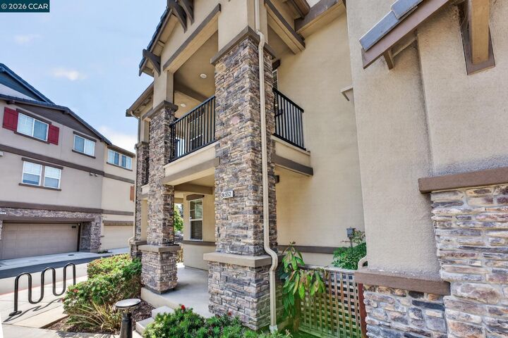 Property Photo:  24552 Autumn Mist Way  CA 94544 
