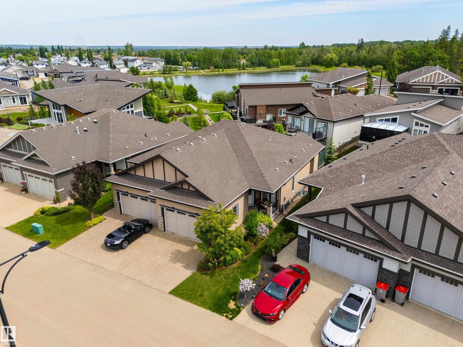 Property Photo: 50 Heatherglen Drive 207 AB T7X 0R6