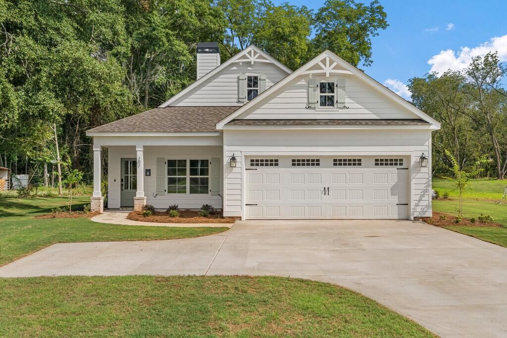 Property Photo:  101 Chinaberry Street  GA 31822 