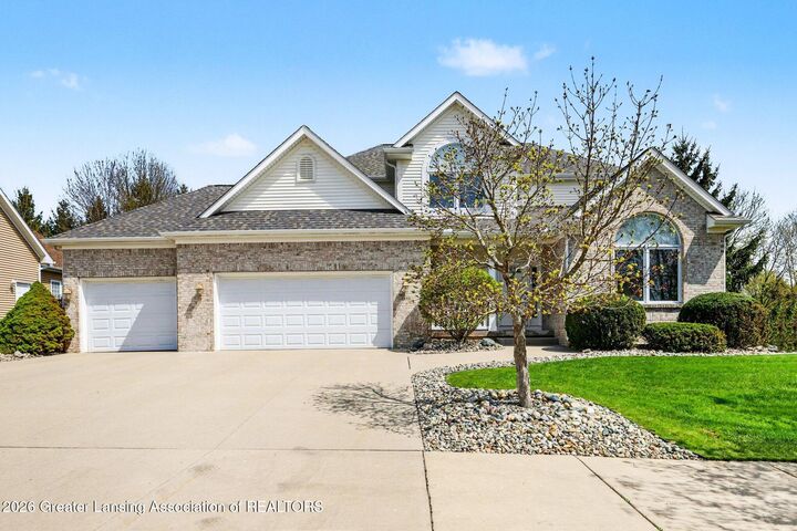 Property Photo:  1598 Royal Crescent  MI 48842 