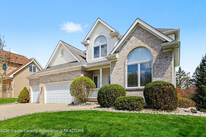Property Photo:  1598 Royal Crescent  MI 48842 