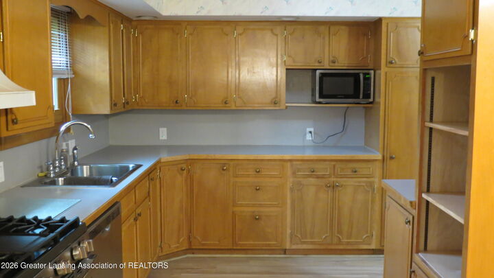 Property Photo:  315 N Carole Drive  MI 48831 
