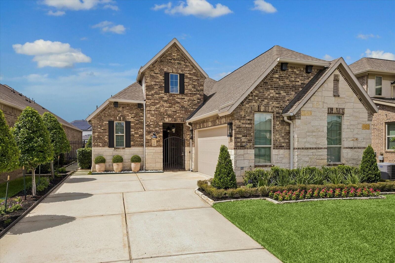 Property Photo: 7418 Kearney Hill Lane TX 77389