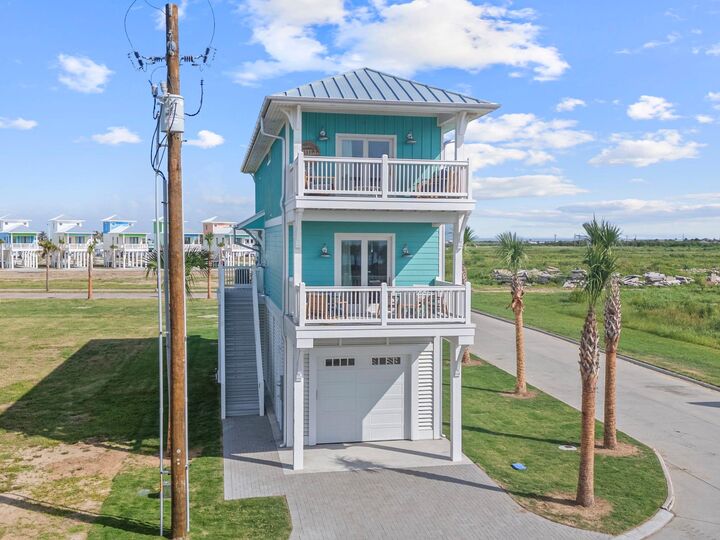 Property Photo:  679 Seaside Dr  TX 77650 
