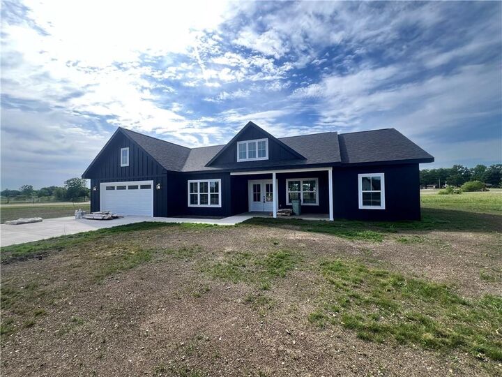 Property Photo:  621 Catalpa Street  KS 67301 