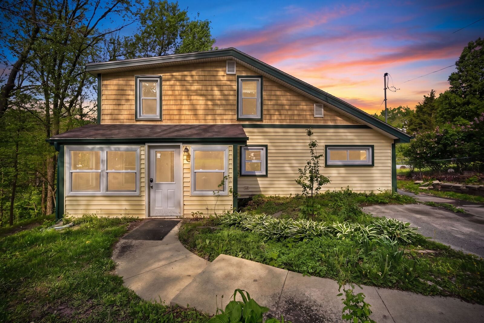 Property Photo:  1328 Merle Hay Road  IA 50311 