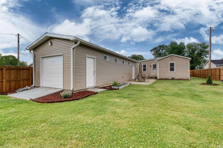 Property Photo:  2012 Shelby Avenue  IN 47714-4848 