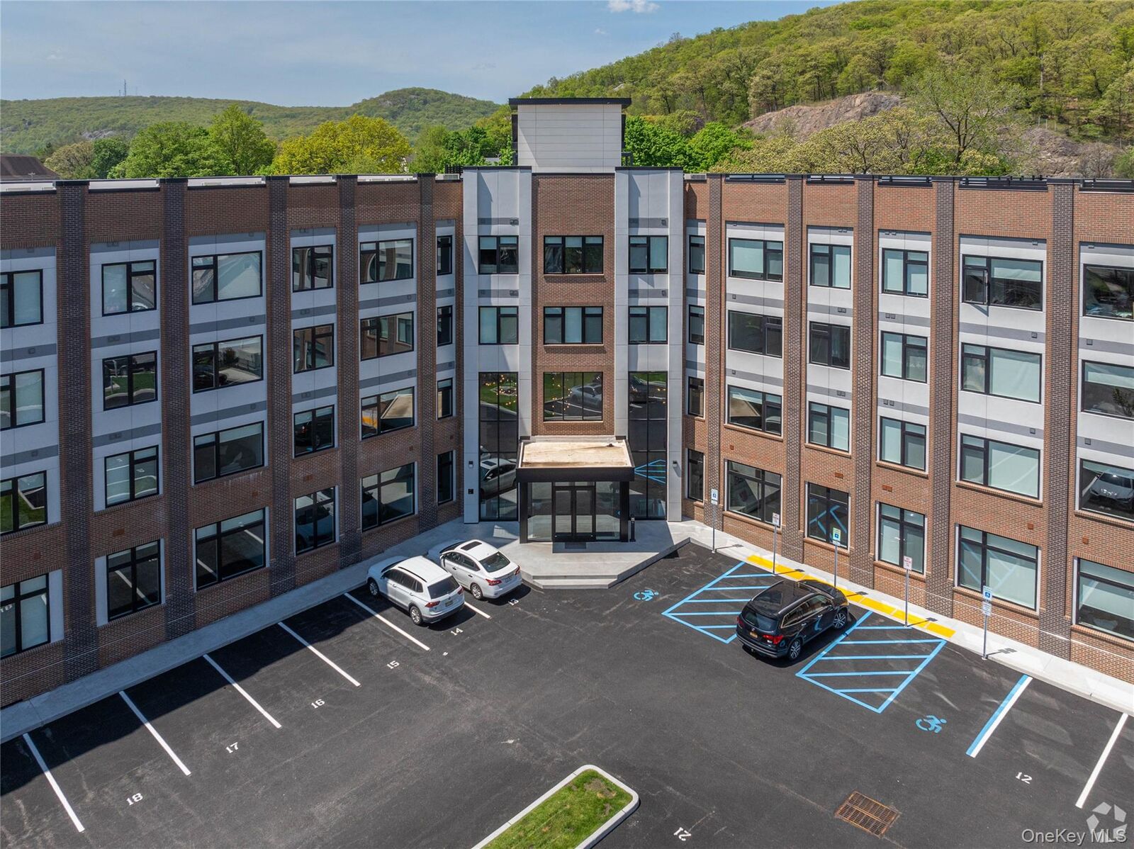 Property Photo:  15 Washington Avenue 414  NY 10901 