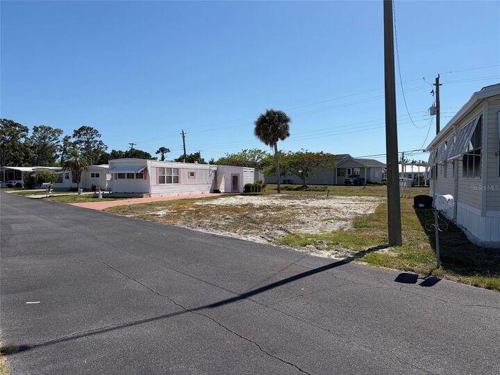 Property Photo:  218 Outer Drive W  FL 34285 