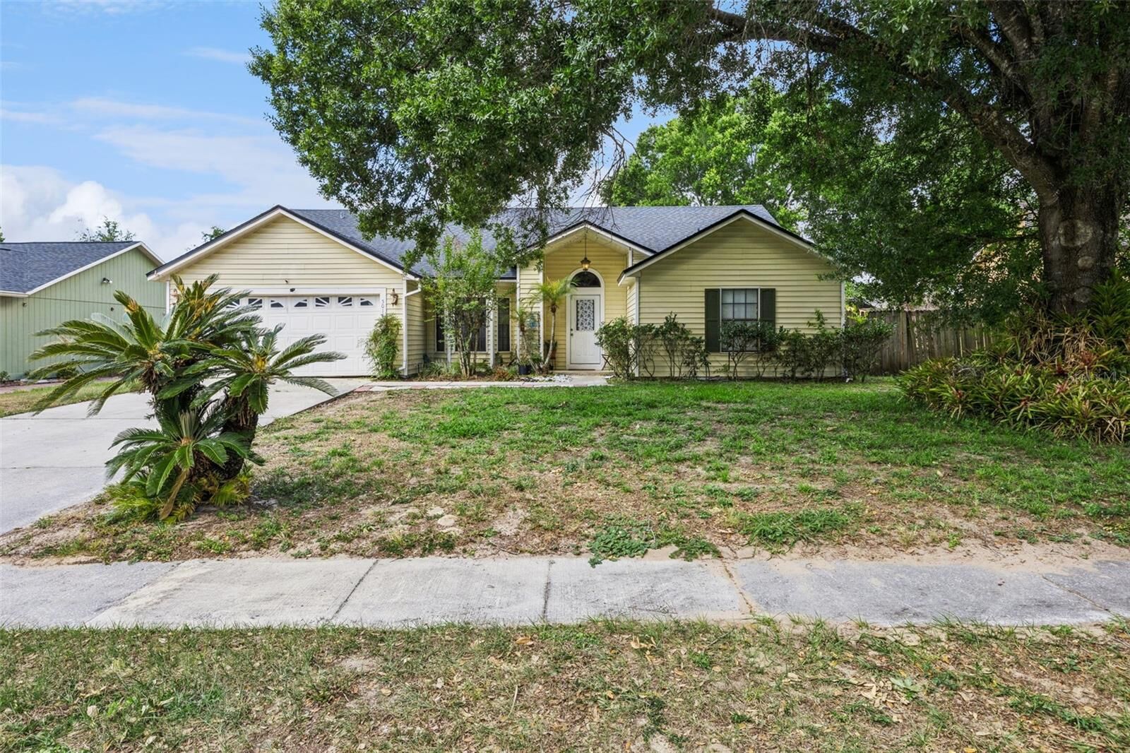 Property Photo:  5018 Lighterwood Court  FL 34761 