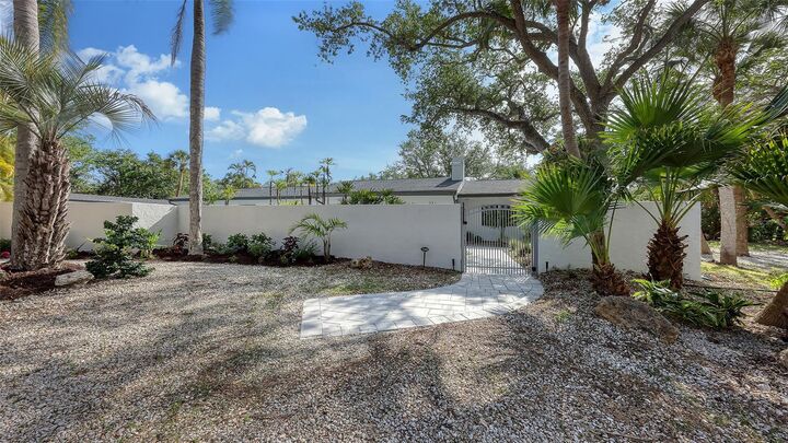Property Photo:  7345 Pine Needle Road  FL 34242 