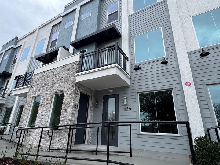 Property Photo:  328 Center Lake Lane A-4  FL 32765 