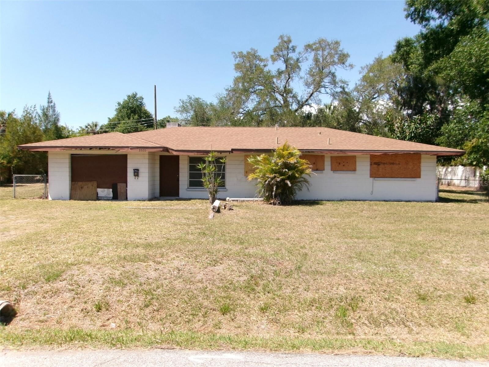 Property Photo:  2555 Wood Street  FL 34237 