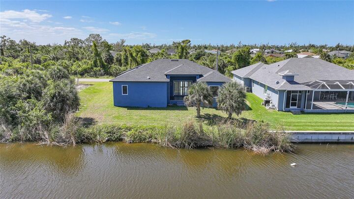 Property Photo:  15096 Lakeland Circle  FL 33981 