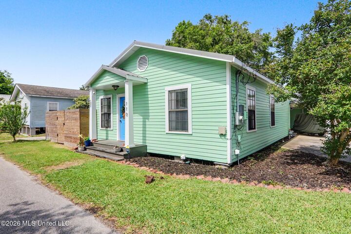 Property Photo:  110 N Toulme Street  MS 39520 