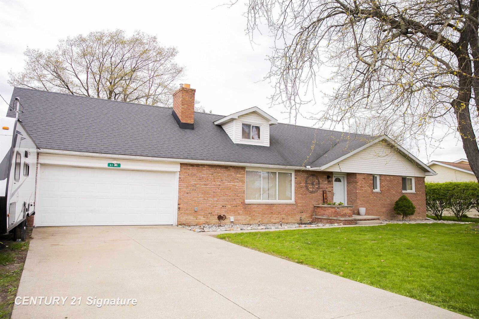 Property Photo:  4190 Peggy Drive  MI 48601 