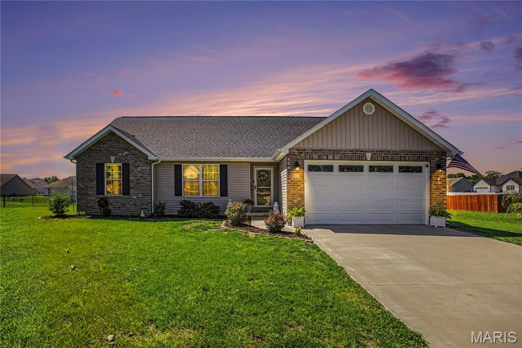 Property Photo:  812 Bay Hill Boulevard  MO 63084 