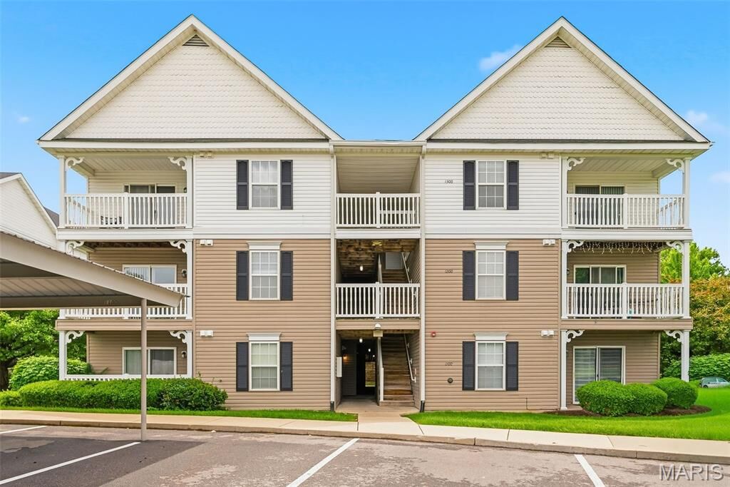 Property Photo:  1202 Spring Creek Lane  MO 63368 