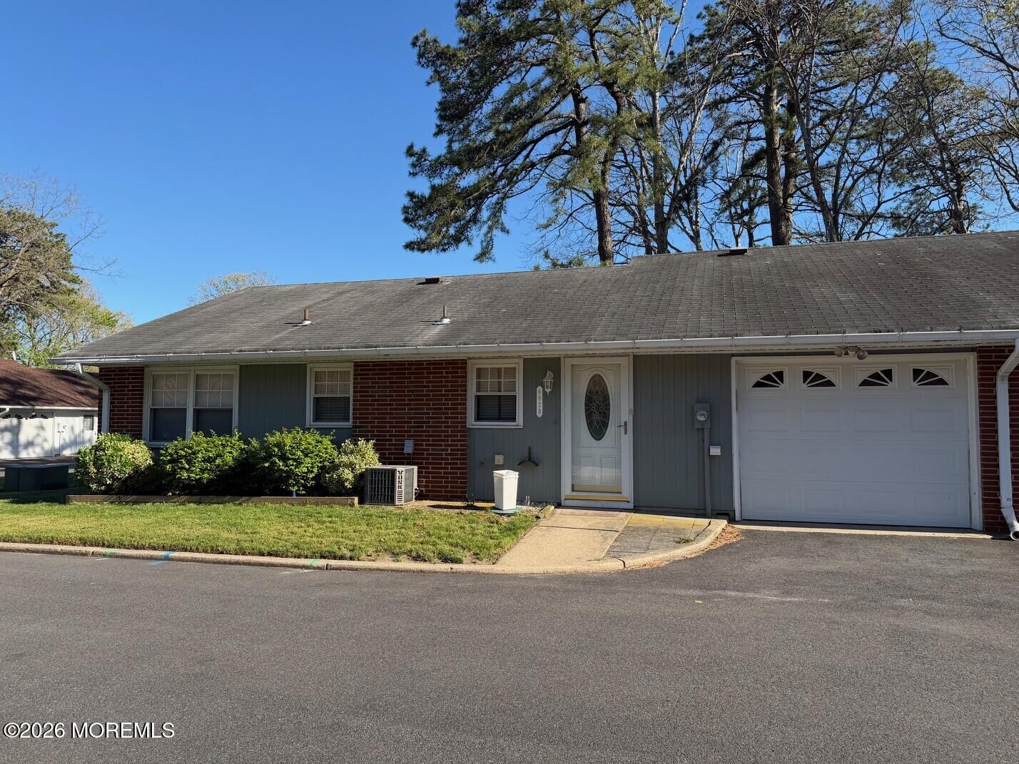 Property Photo:  682 New Castle Court  NJ 08701 