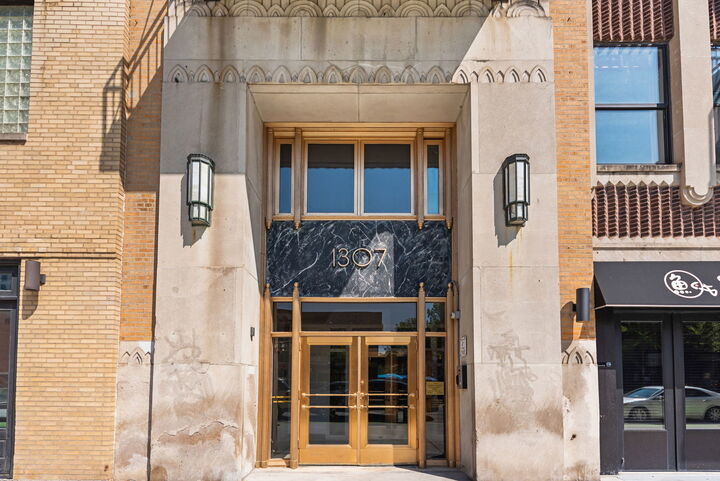 Property Photo:  1307 S Wabash Avenue 606  IL 60605 