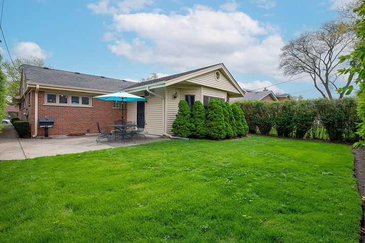Property Photo:  112 S Delphia Avenue  IL 60068 
