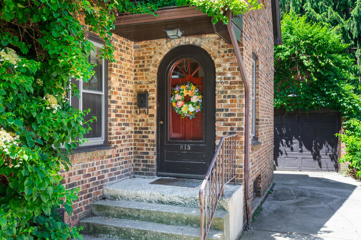 Property Photo: 815 N Eagle Street IL 60563