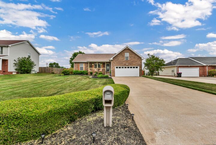 Property Photo:  2392 Ellsworth Dr  TN 37043 