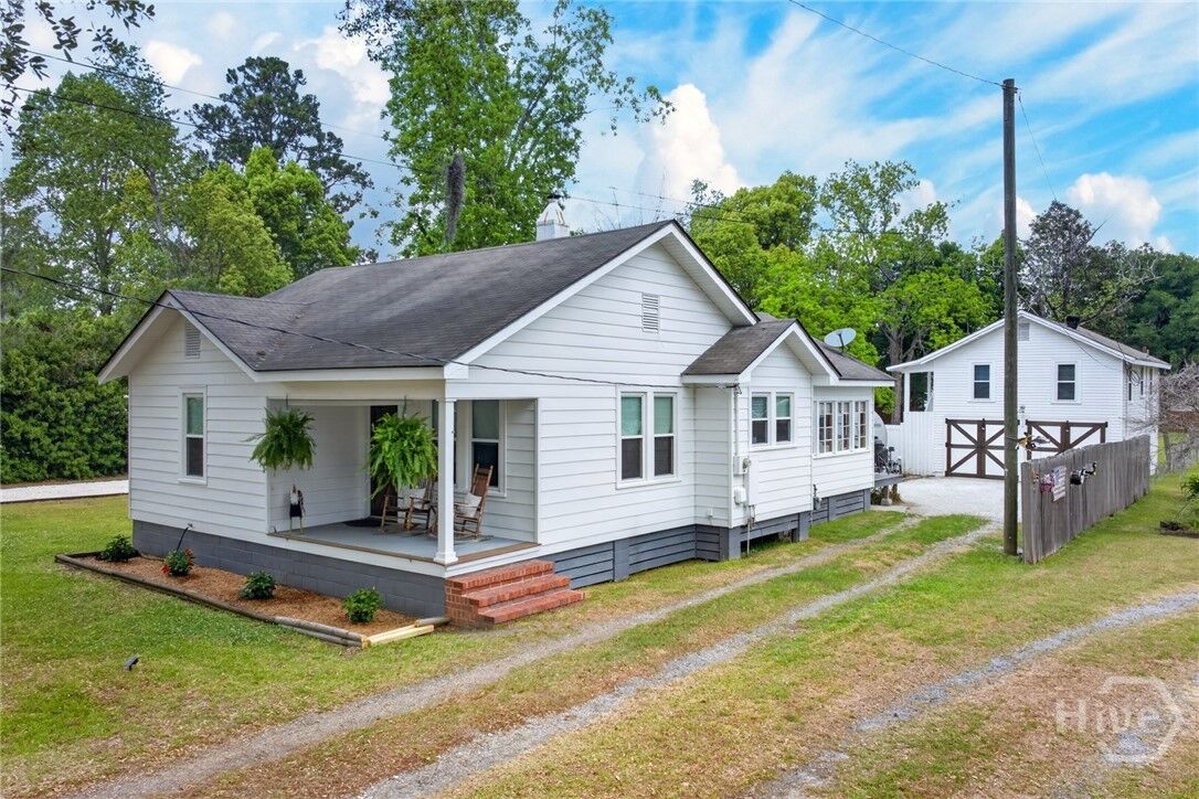 Property Photo: 90 Varnedoe Avenue GA 31408