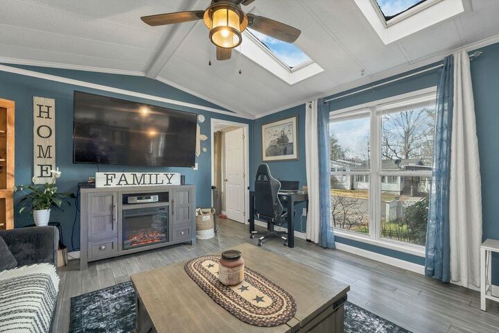 Property Photo:  7 N Dewberry Lane  NH 03867 